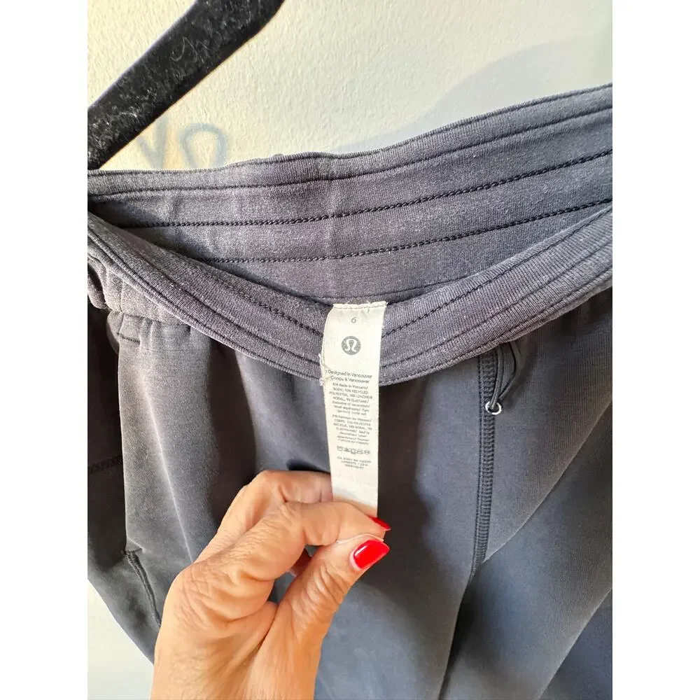 Lululemon Black Softstreme High-Rise Straight Leg Pant Regular Size 6 Small
